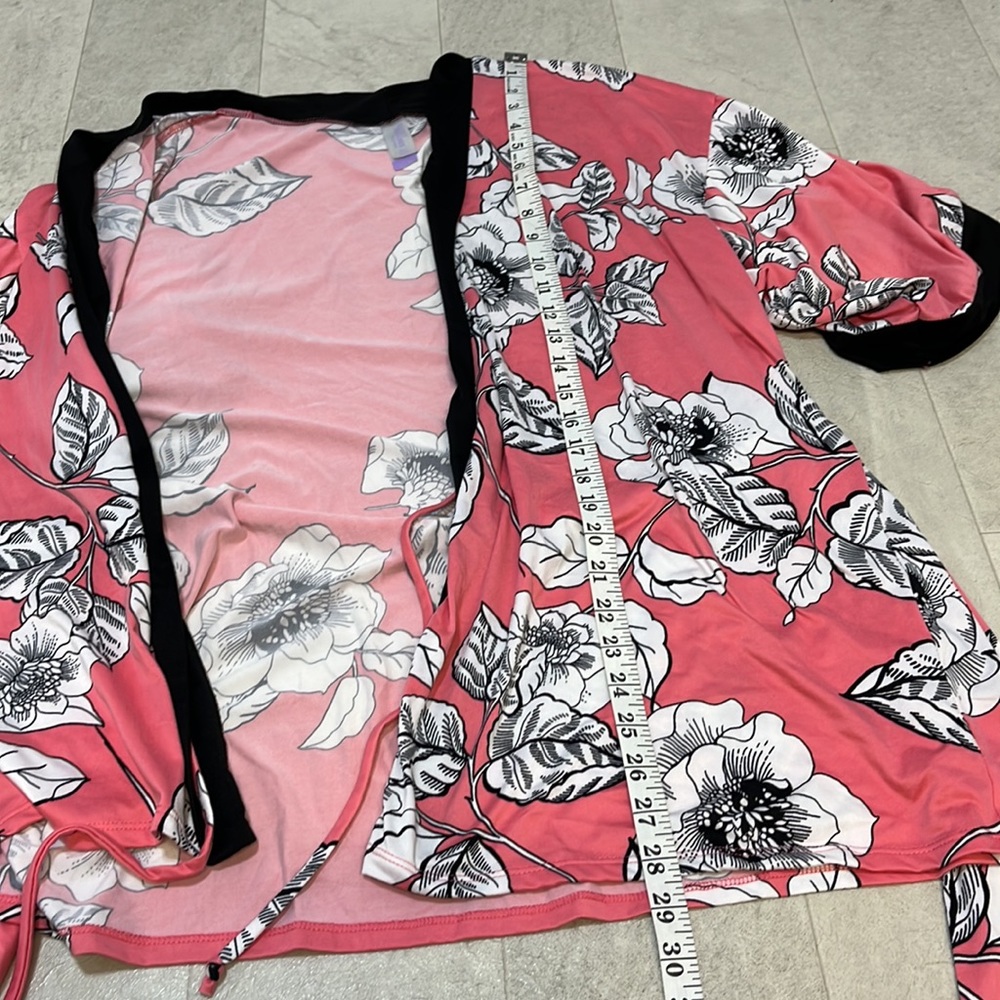 Secret Treasures Robe Sz L Pink Black Sleepwear Floral Belt Kimono - Picture 5 of 6